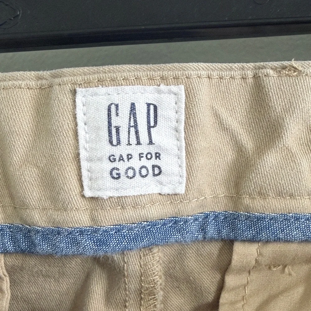 GAP Men’s Tan Chino Pants